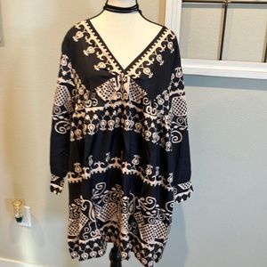 NWOT Black & tan long sleeve butter soft dress C1